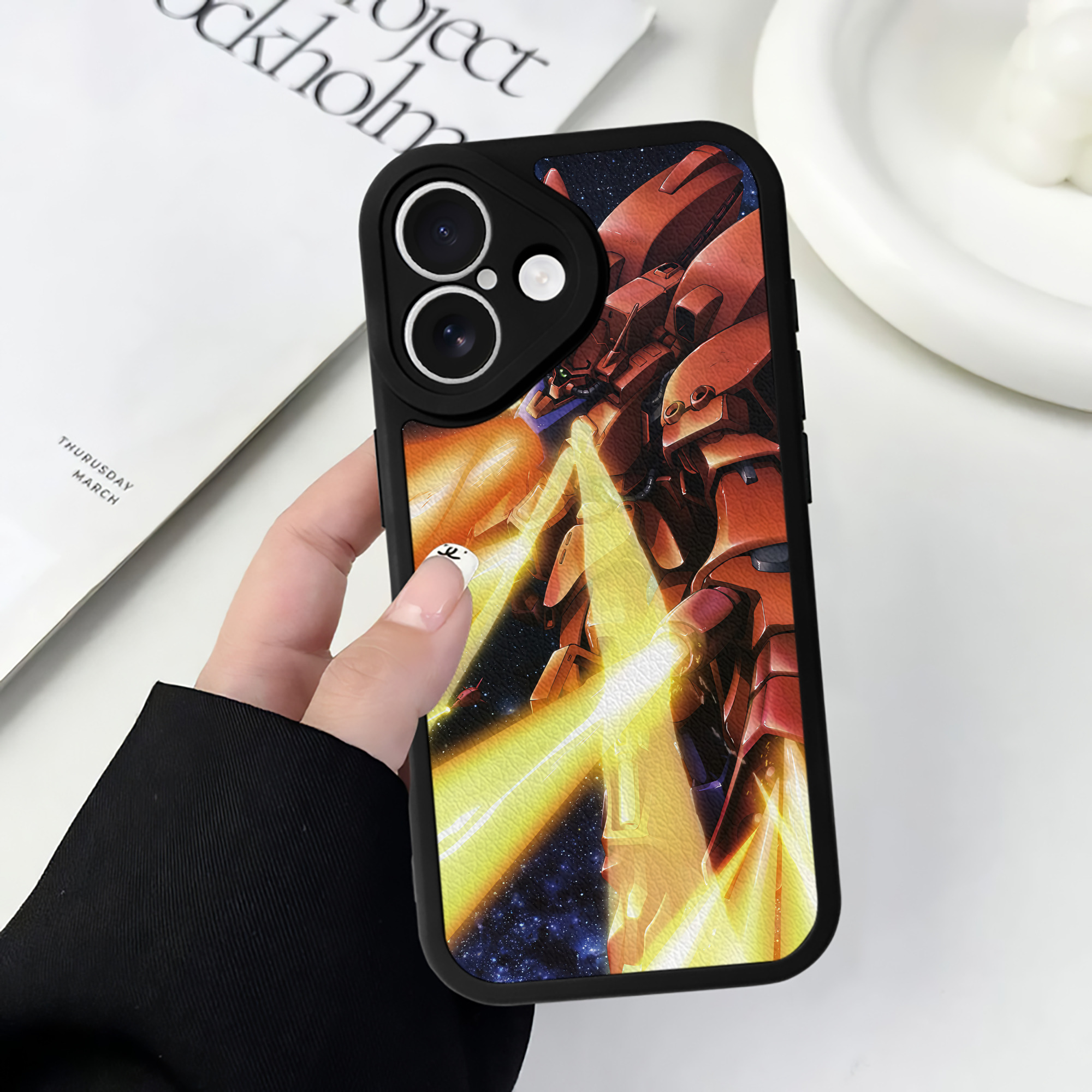 （画像用） 機動戦士ガンダム Mobile Suit Gundam 【iPhone 16シリーズ対応】シリコンスマホケース（レザー調） 材質：シリコン